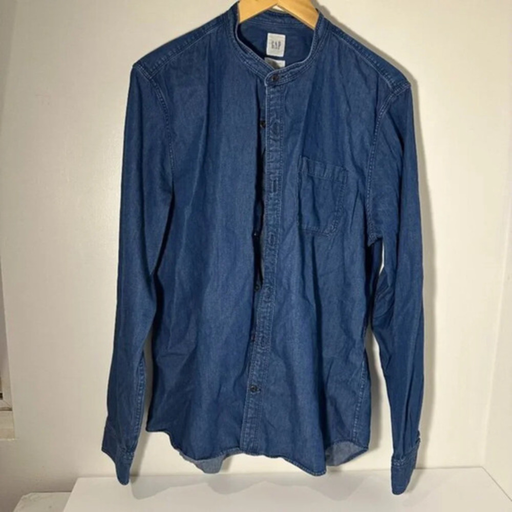 Gap Long sleeve Button down shirt
